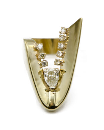Pear Diamond V Ring